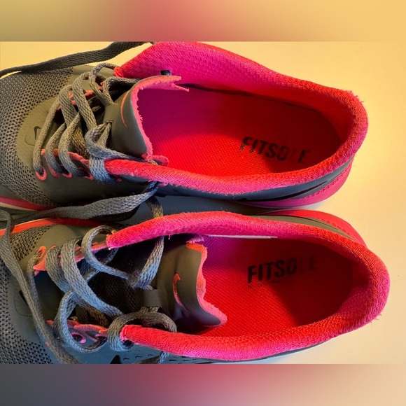 Nike Fitsole Lite Running Sneakers - Picture 13 of 15